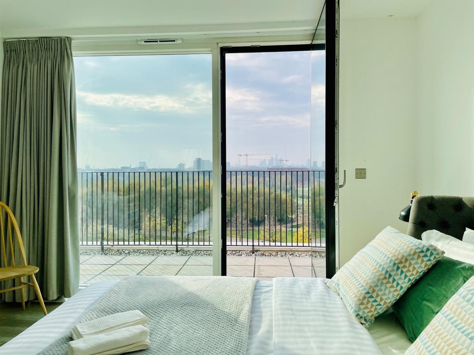 Panoramic Park And City Penthouses Retreat لندن الغرفة الصورة