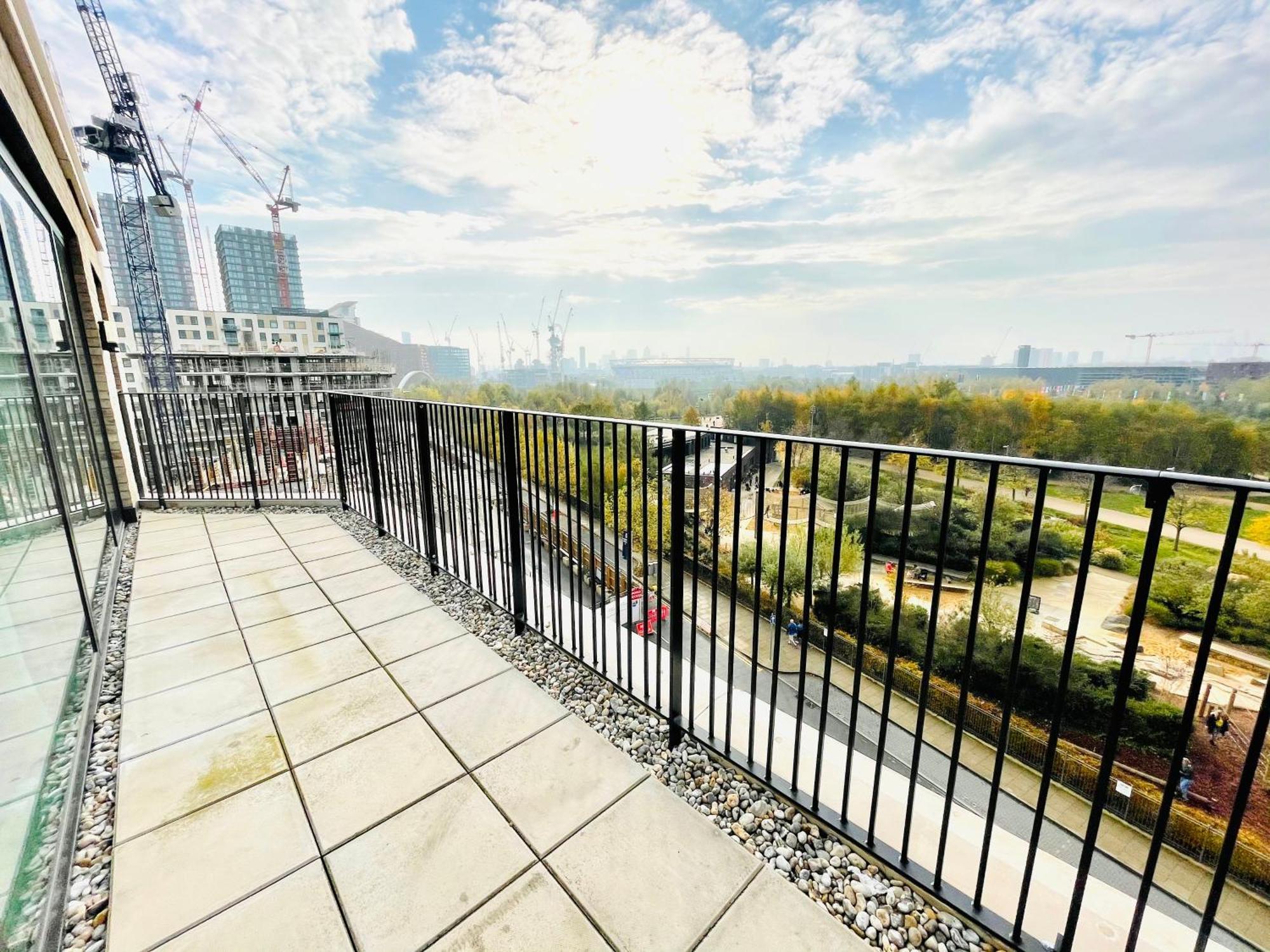 Panoramic Park And City Penthouses Retreat لندن الغرفة الصورة